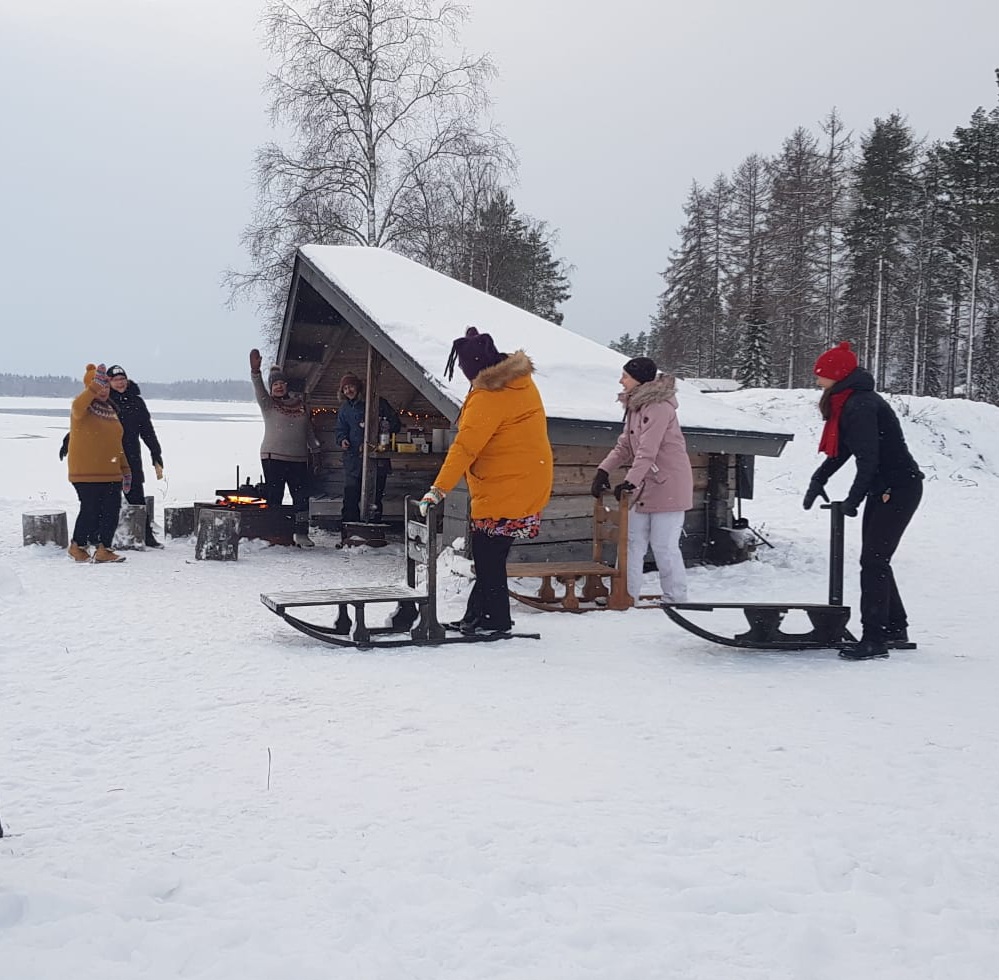 Talentia Lapin jäsenet tapaavat laavulla