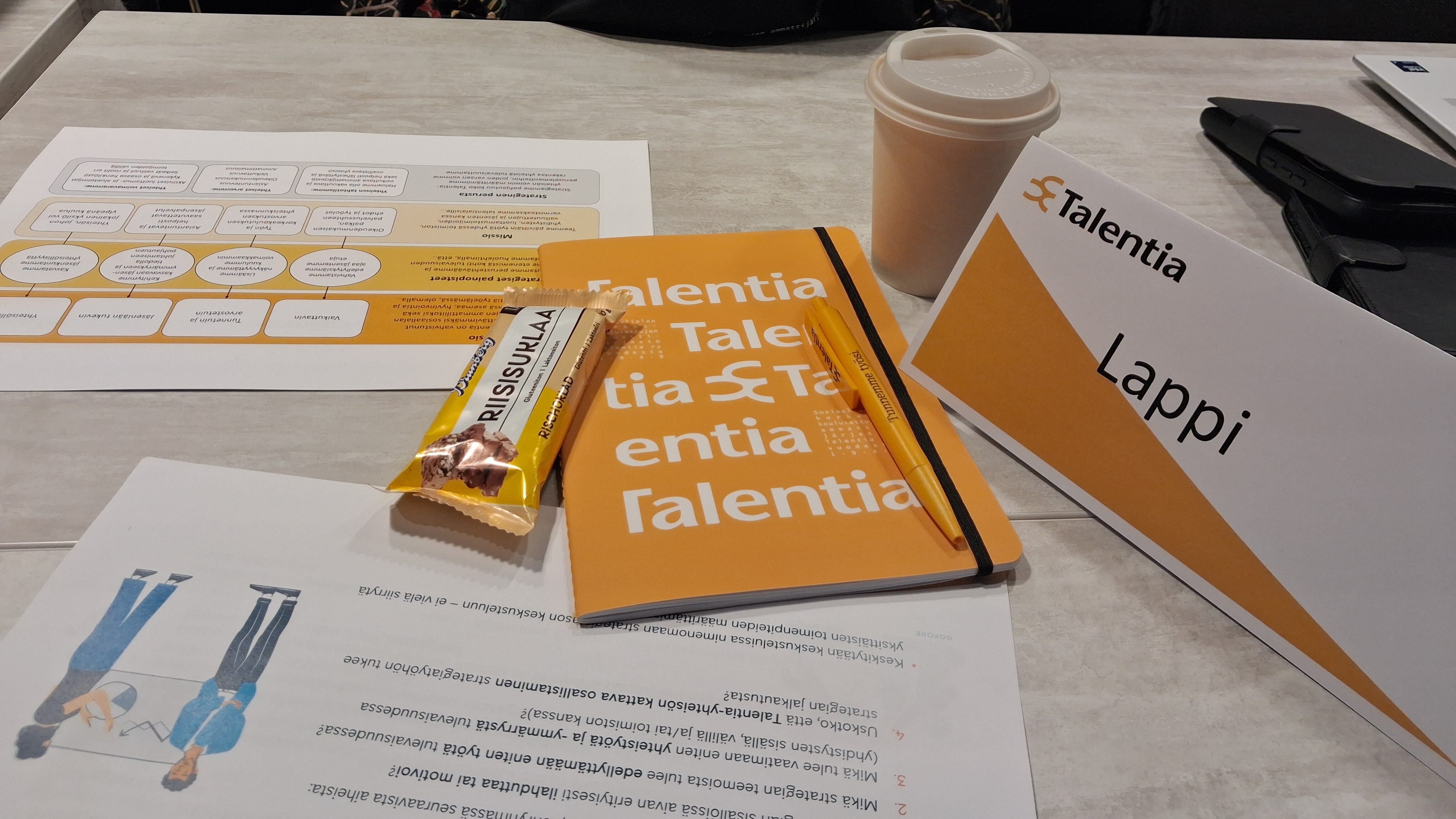 Talentia Lapin pöytä