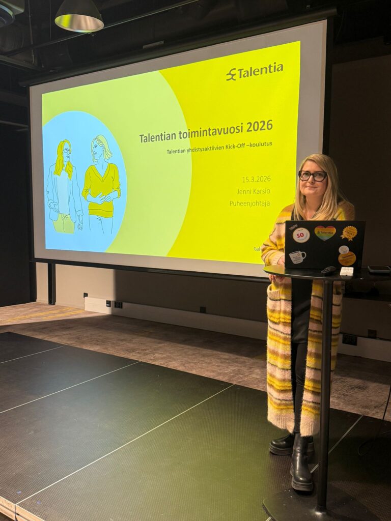 Jenni Karsio pitämässä loppusanoja