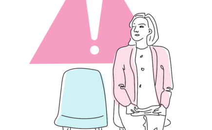 Piirroskuva naisesta ja tuolista.