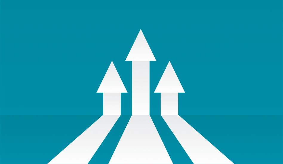 Sinisellä pohjalla kolme valkoista nuolta, jotka osoittavat ylöspäin